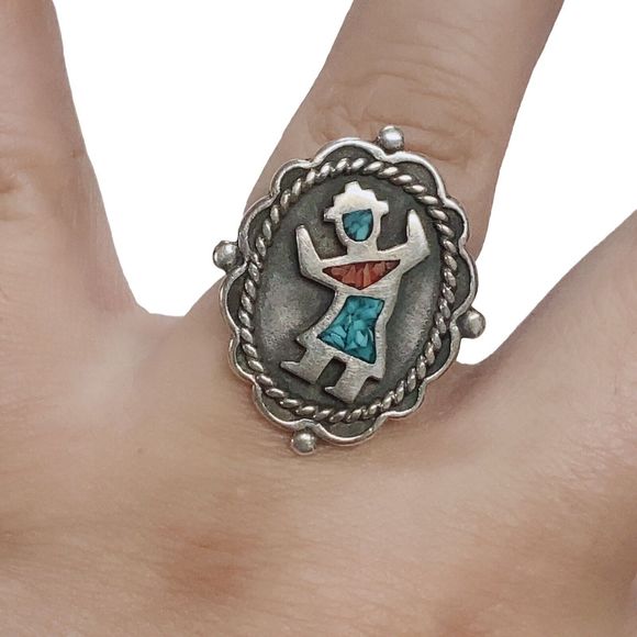 Vtg Zuni Sterling Silver KACHINA? Inlay Crushed Turquoise Coral Women’s Ring 7.5